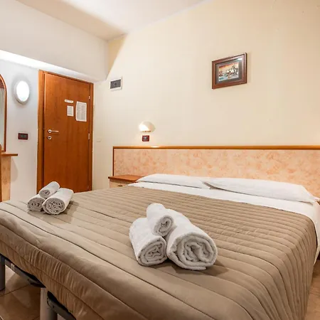 Zodiaco & Отель Тренто