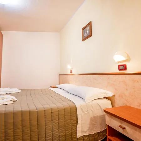 Отель Zodiaco &