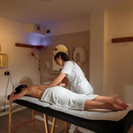 Отель Zodiaco & 3*