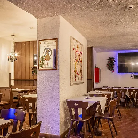 Отель Zodiaco & 3*